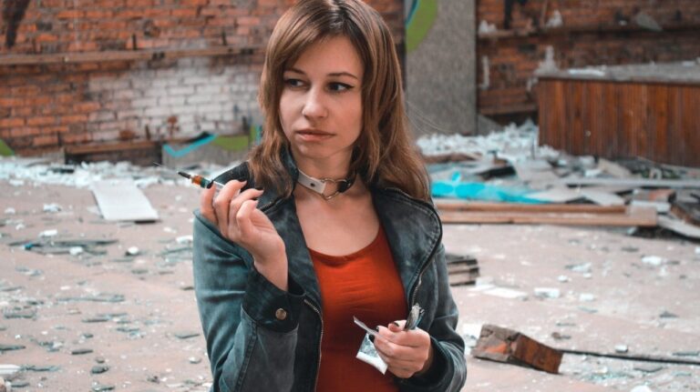 Новые цифры: как наркотики, алкоголь и табак связаны со здоровьем сердца молодых людей