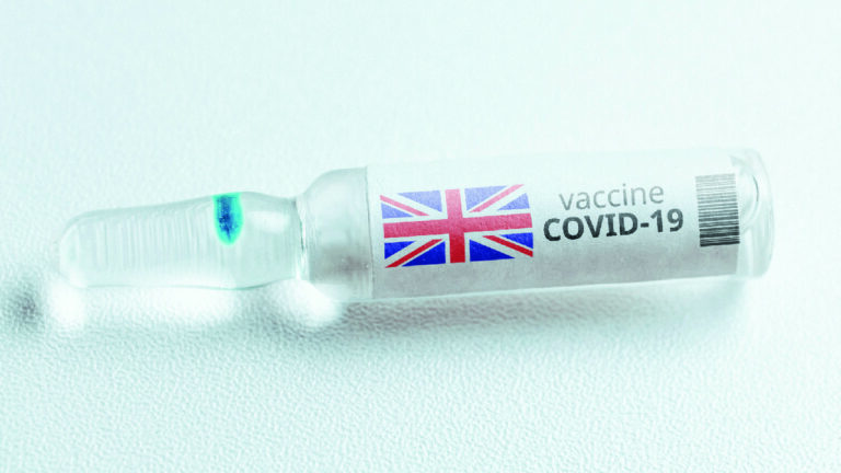 В Великобритании начались первые испытания бустерной вакцины против COVID-19
